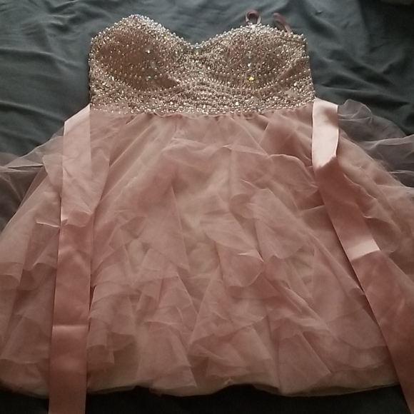 Dress - Picture 2 of 5